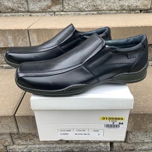 *NIB* Browns College black dress shoes (Size 7US)